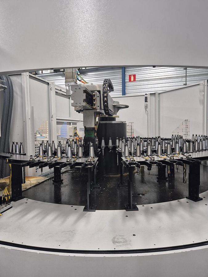Used 2006 HERMLE C30U + RS automation + ZM157