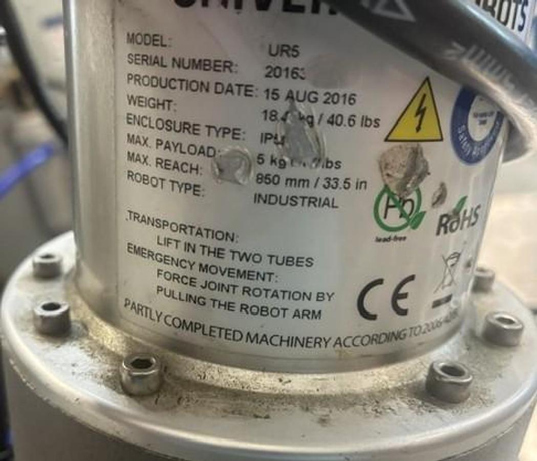 Used 2016 UNIVERSAL ROBOT UR5 with G-loader