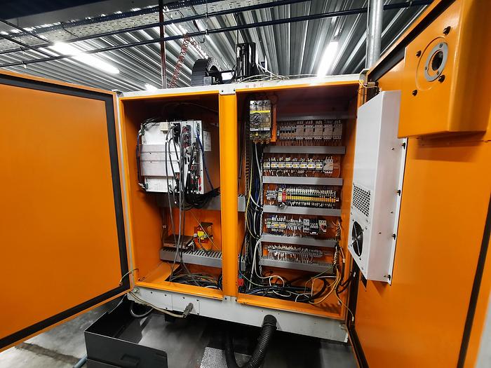 Used 1999 Leadwell V30