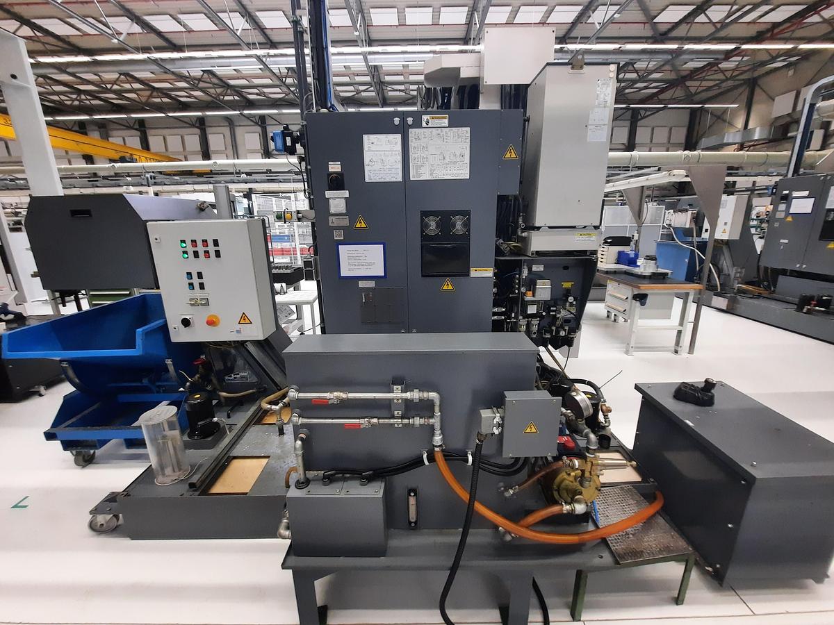 Used 2004 OKUMA MU400VA + EROWA automation