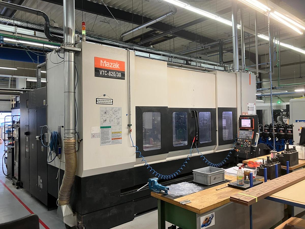 Used 2010 Mazak VTC820/30
