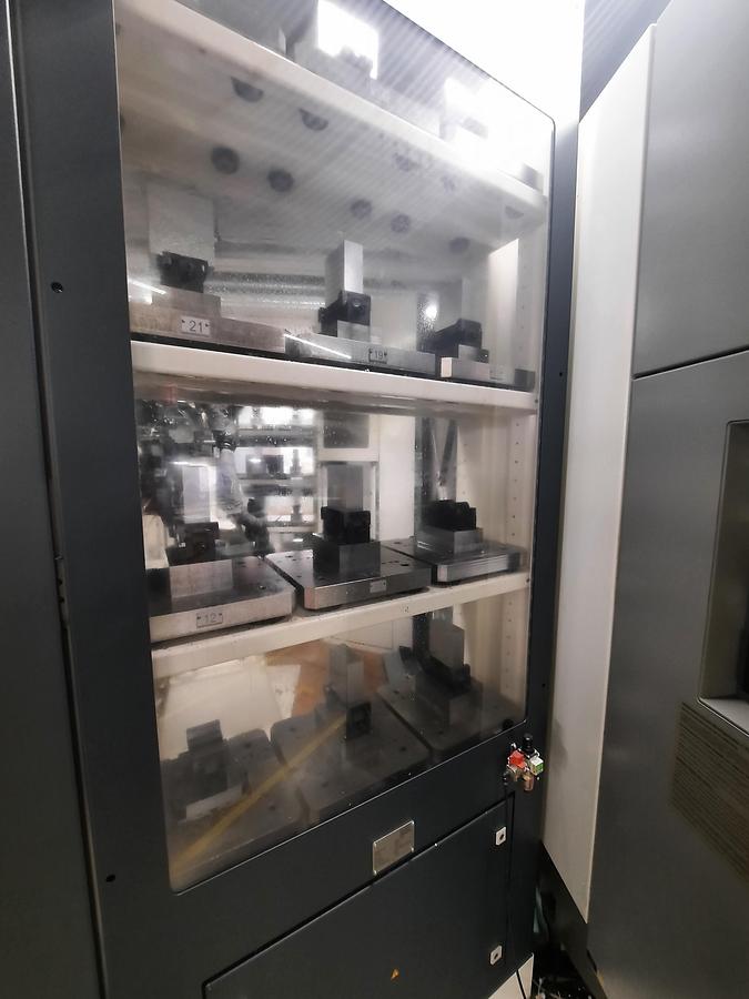 Used 2004 DMG Deckel Maho DMU50 eVolution + BMO automation