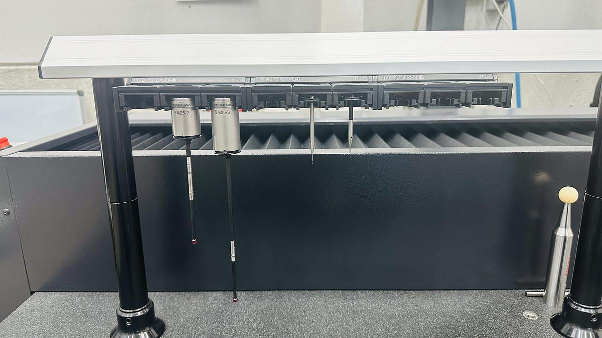 Used 2012 MITUTOYO Crysta Apex S-9106 CMM