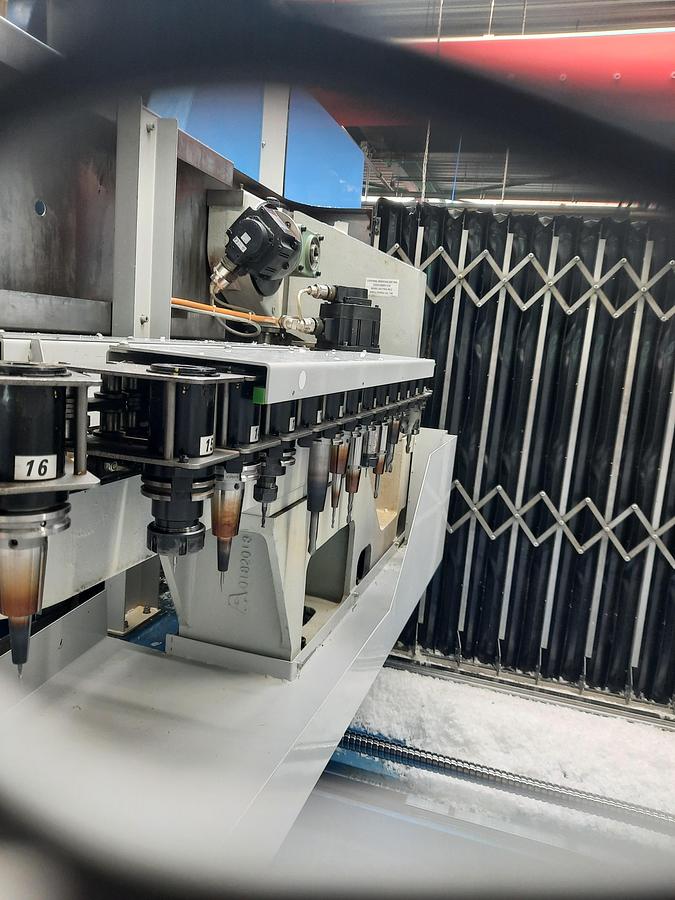 Used 2002 MAZAK VTC300C II