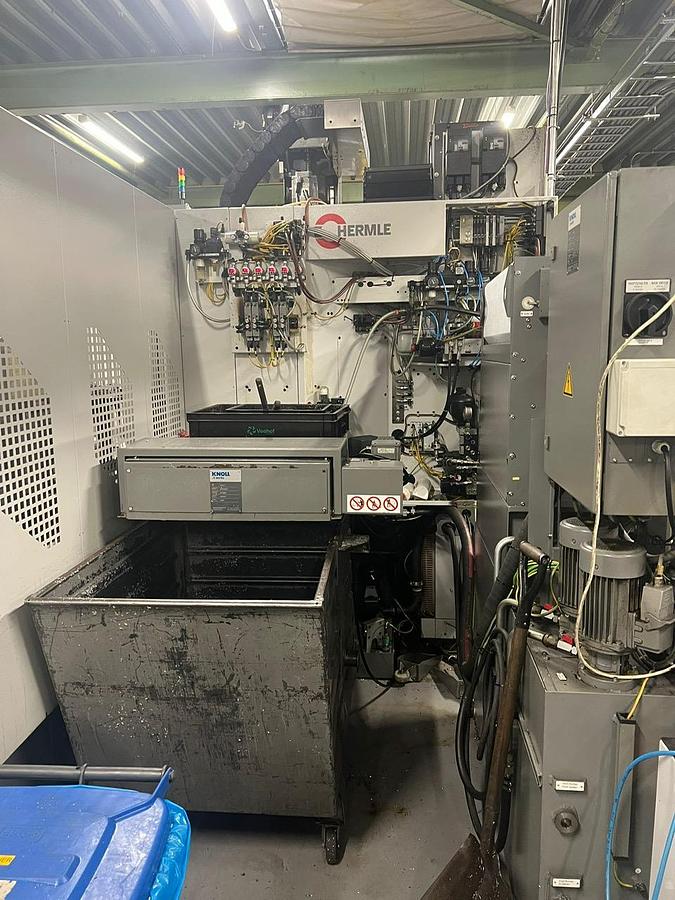 Used 2008 HERMLE C30U + ZM157 tool magazine