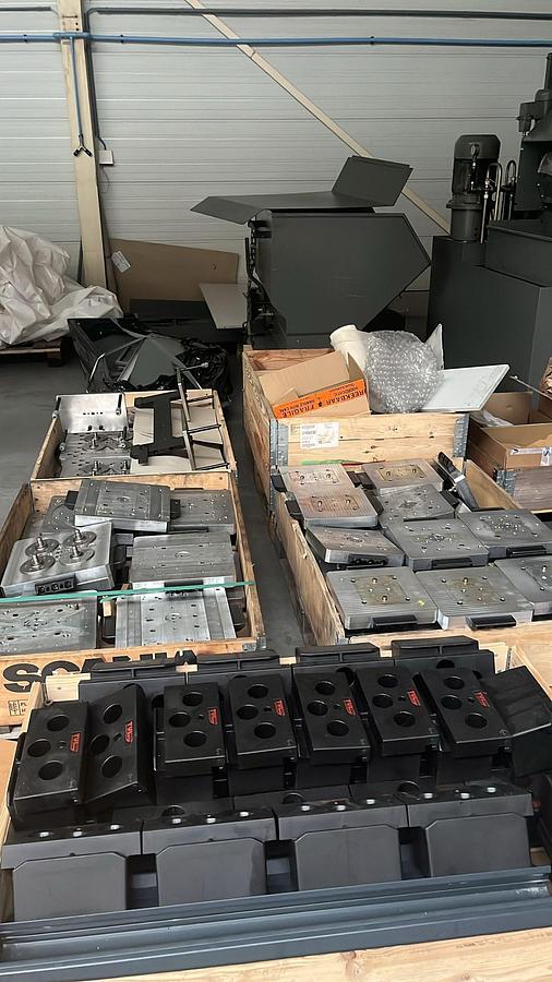 Used 2006 HERMLE C30U + RS automation + ZM157