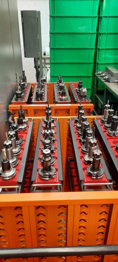 Used 2004 Deckel Maho DMF 220 Linear