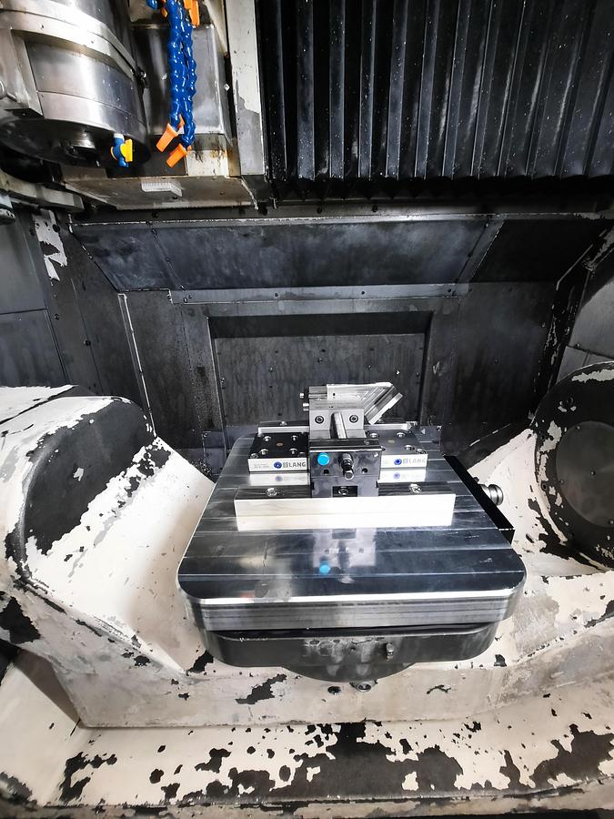 Used 2004 OKUMA MU400VA + EROWA automation