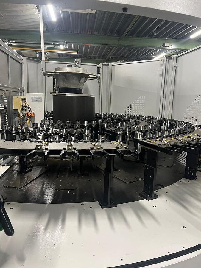 Used 2008 HERMLE C30U + ZM157 tool magazine