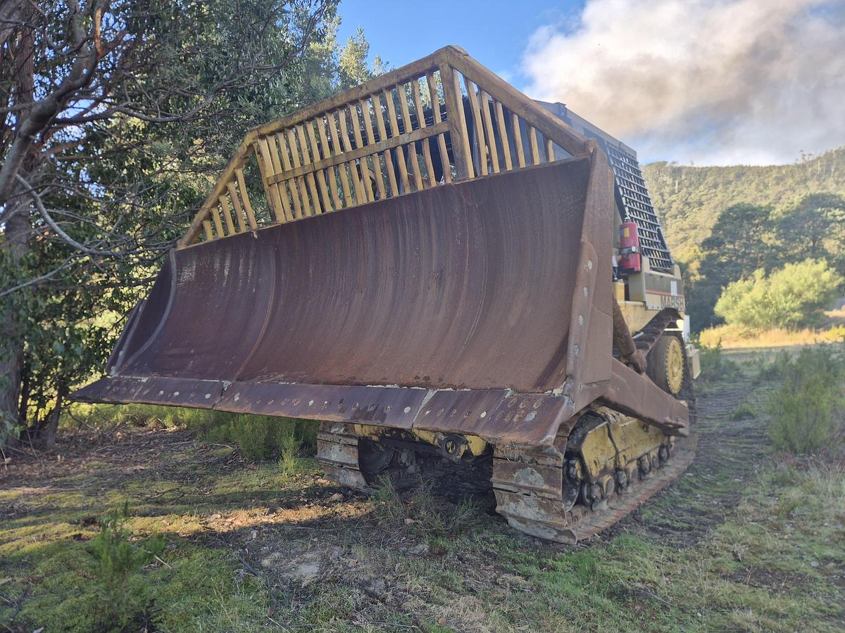 Used Caterpillar D8L