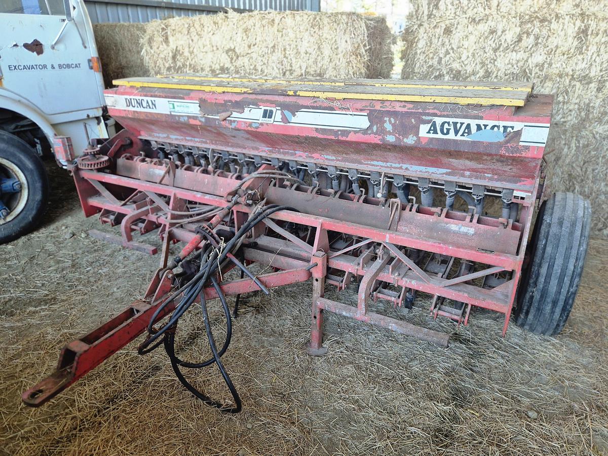 Used Duncan 3m Tyne Drill with trailer