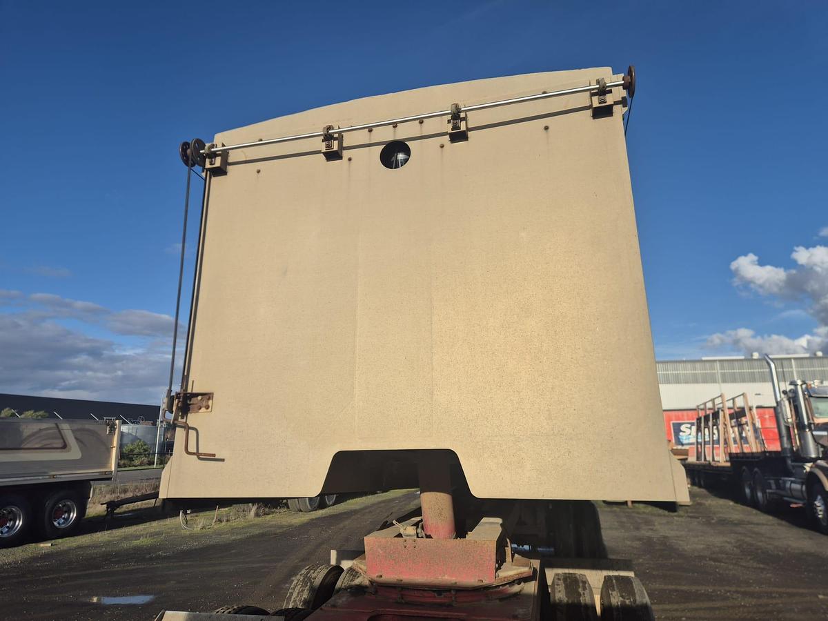 Used 2010 Tefco Quad Dog Tipper Trailer