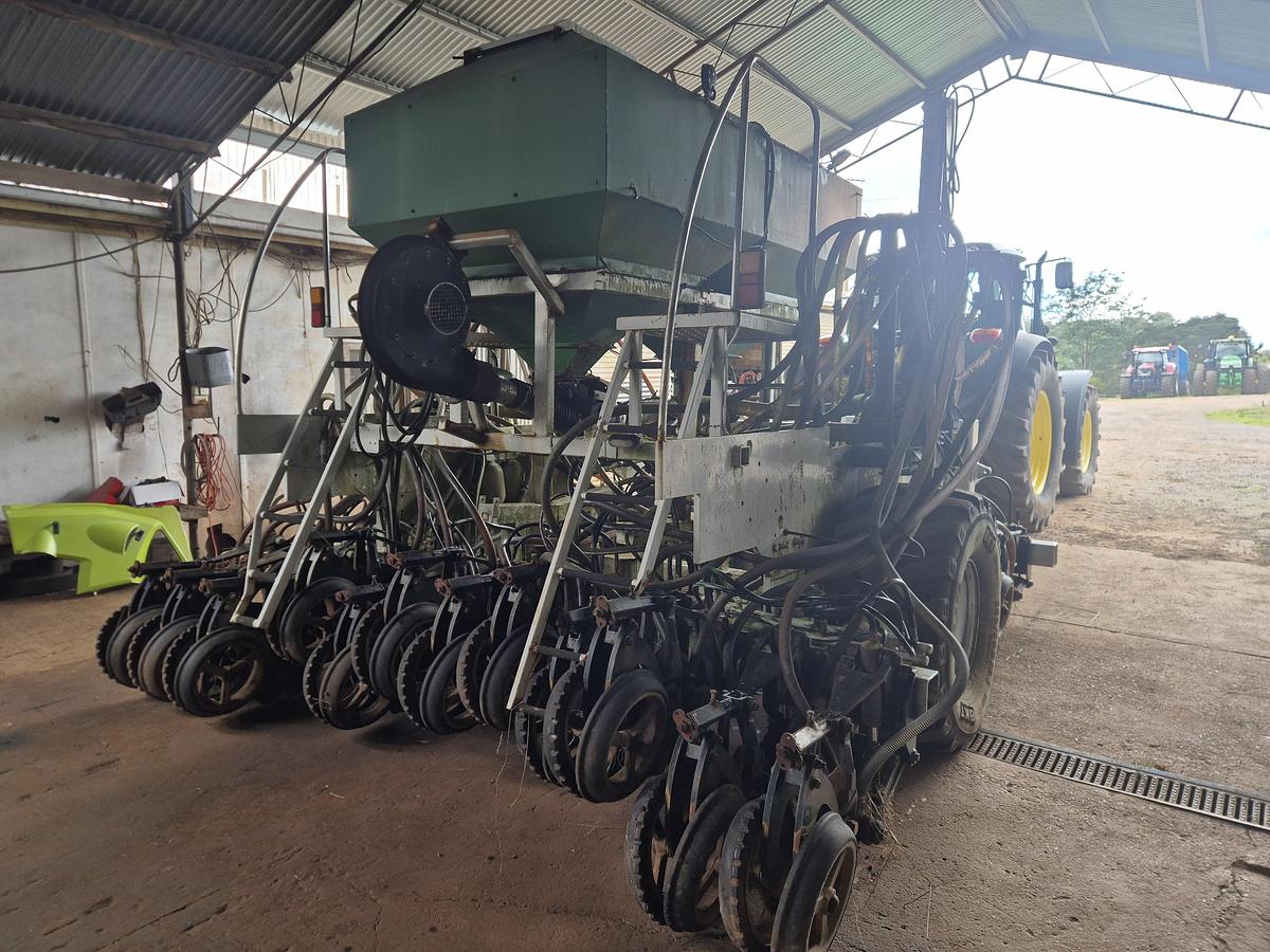 Used Cross Slot  Air Seeder
