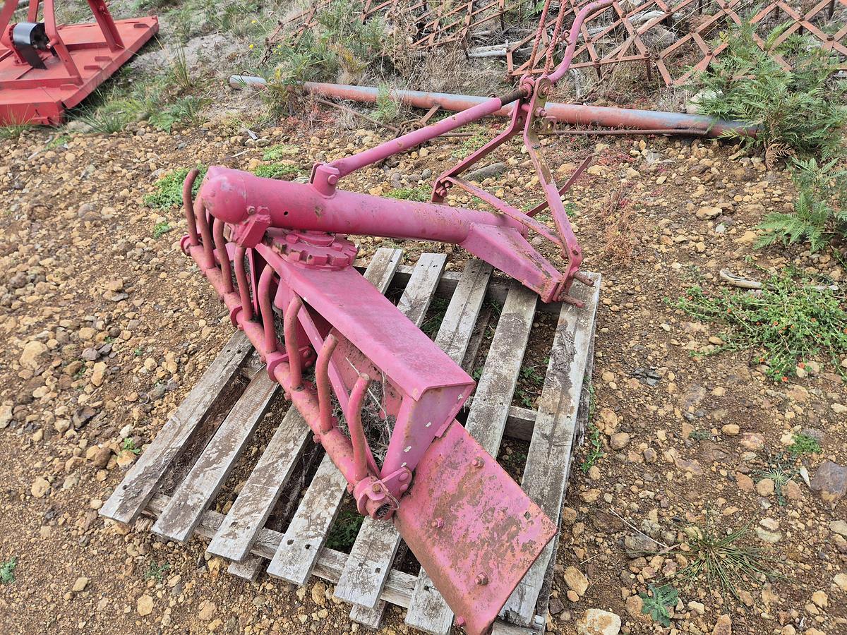 Used Massey Ferguson  6ft Adjustable Grader Blade