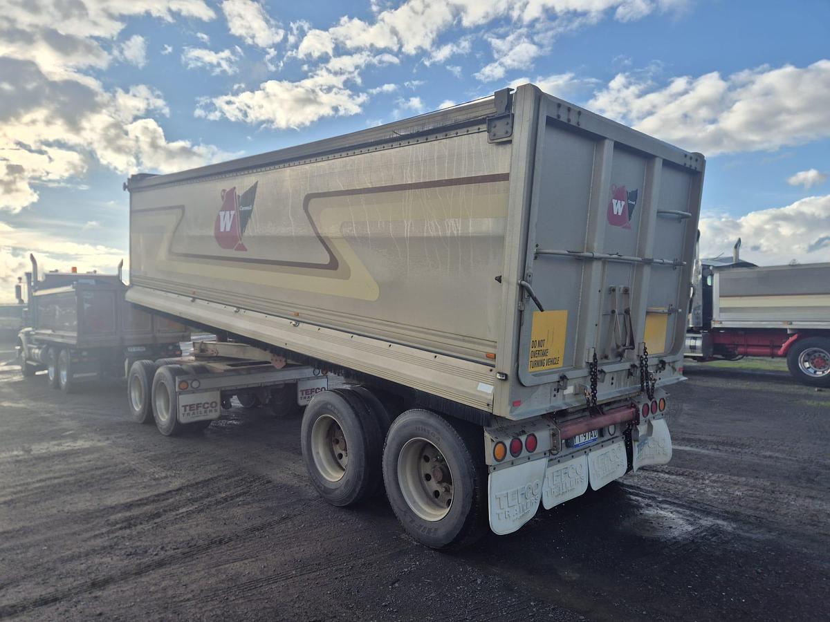 Used 2010 Tefco Quad Dog Tipper Trailer