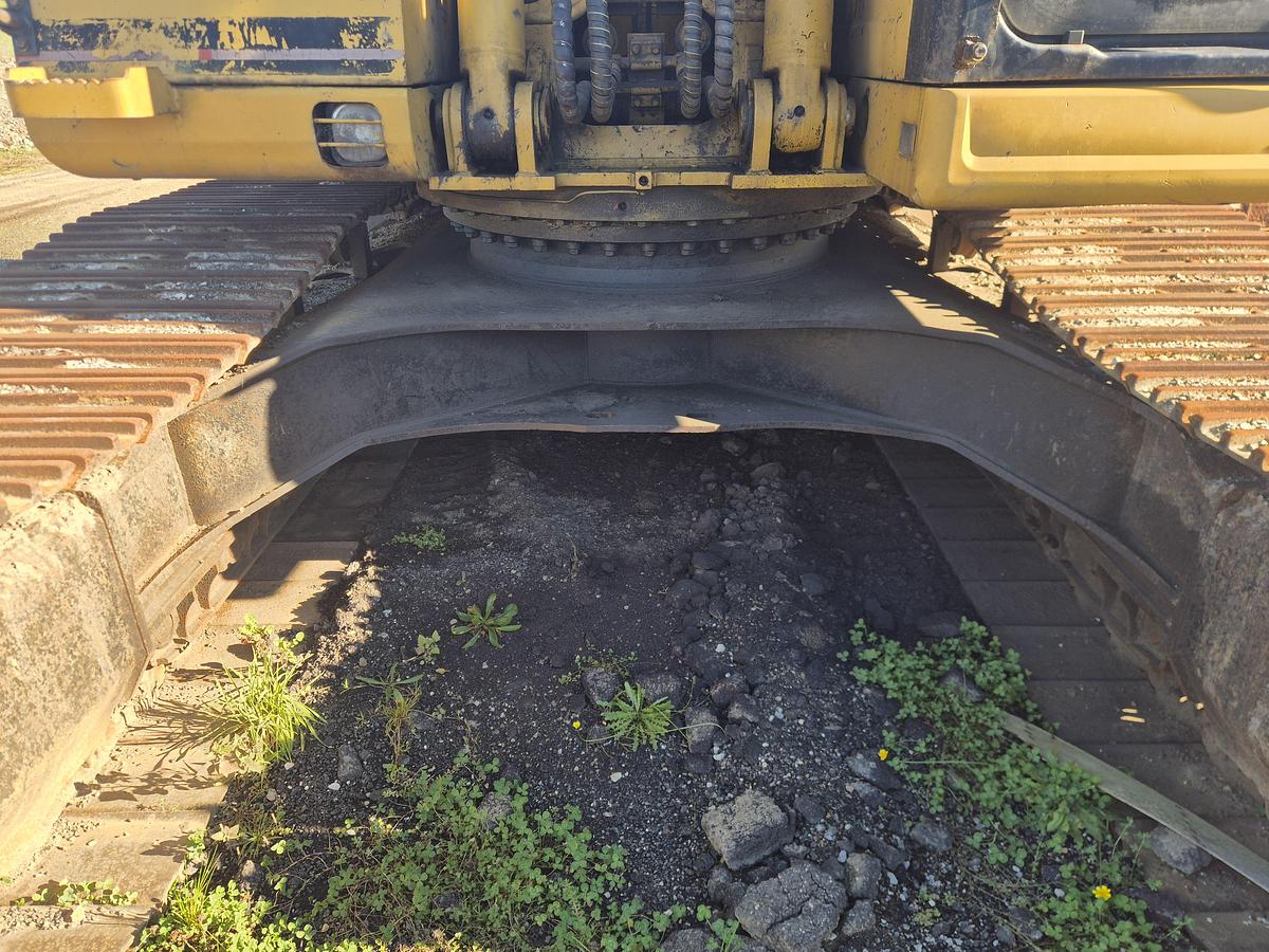 Used Caterpillar  325 Excavator