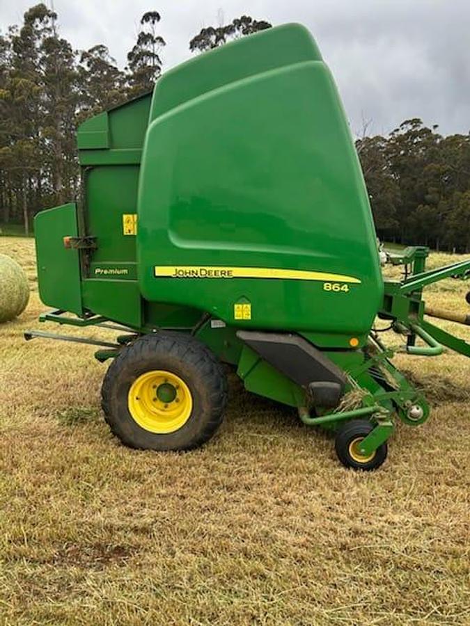 Used John Deere 864 Round Baler