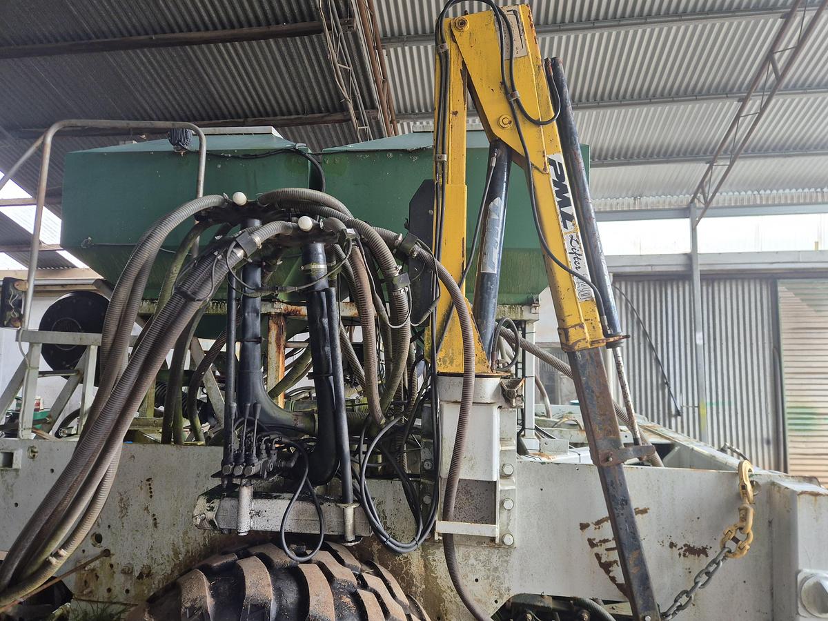 Used Cross Slot  Air Seeder