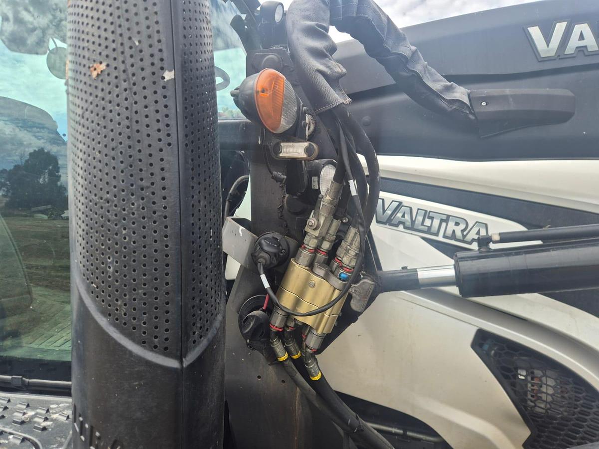 Used 2021 Valtra T154A Tractor