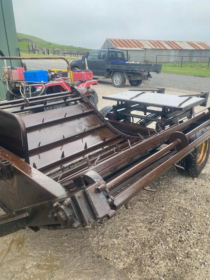 Used Boomerang  Trailing Bale Feeder