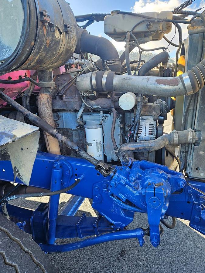 Used 1995 Ford L8000 Concrete Agitator Truck