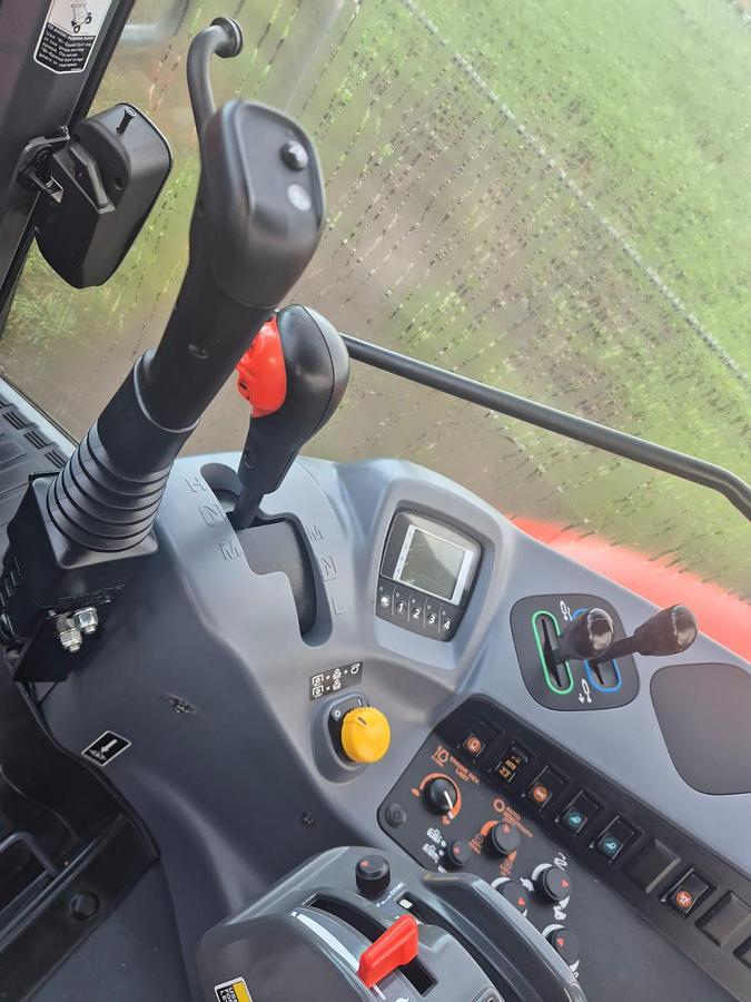 Used Kubota M126GX Tractor with Quicke Loader