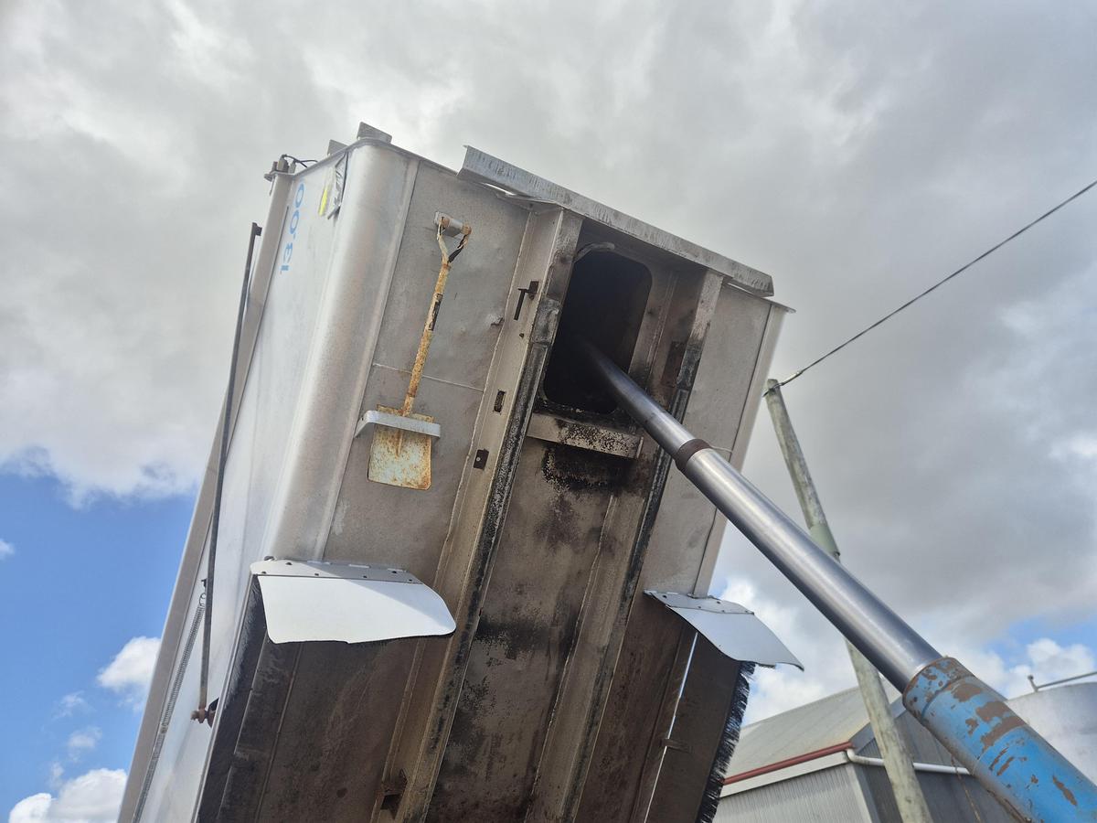 Used 1997 Mack CH 470HP Tipper