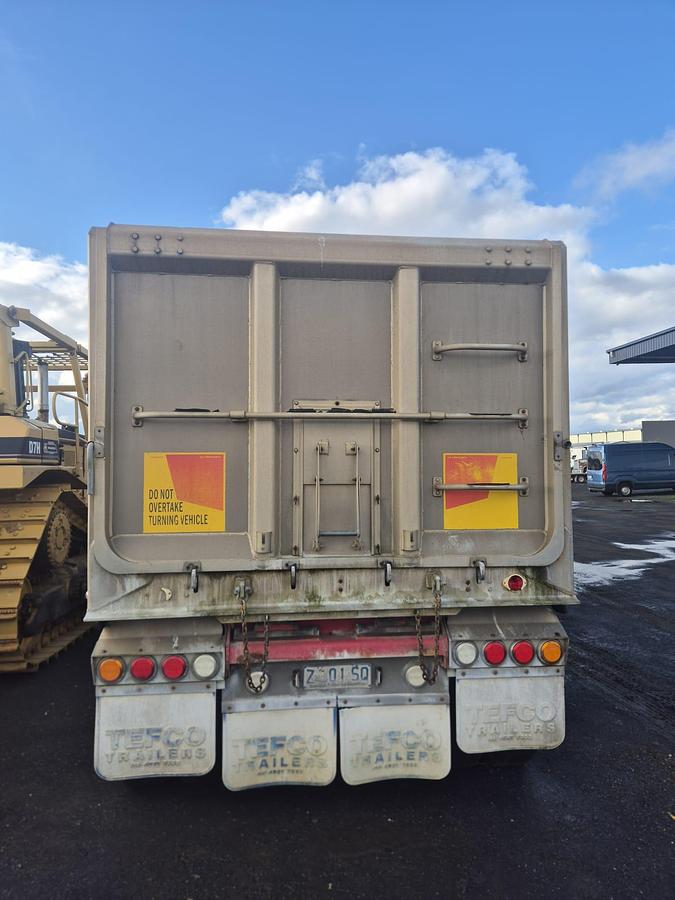 Used 2014 Tefco Quad Dog Tipper Trailer
