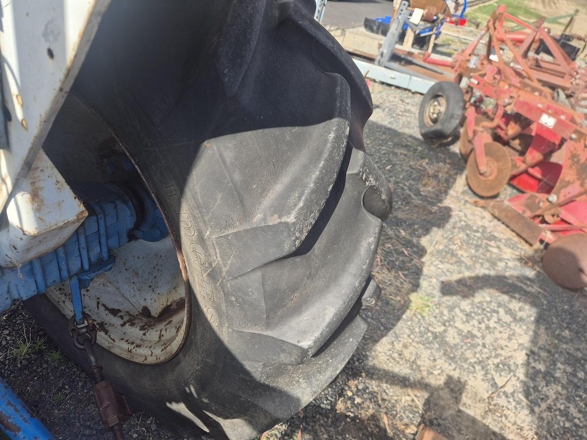 Used 1982 Ford 4100 2wd Tractor