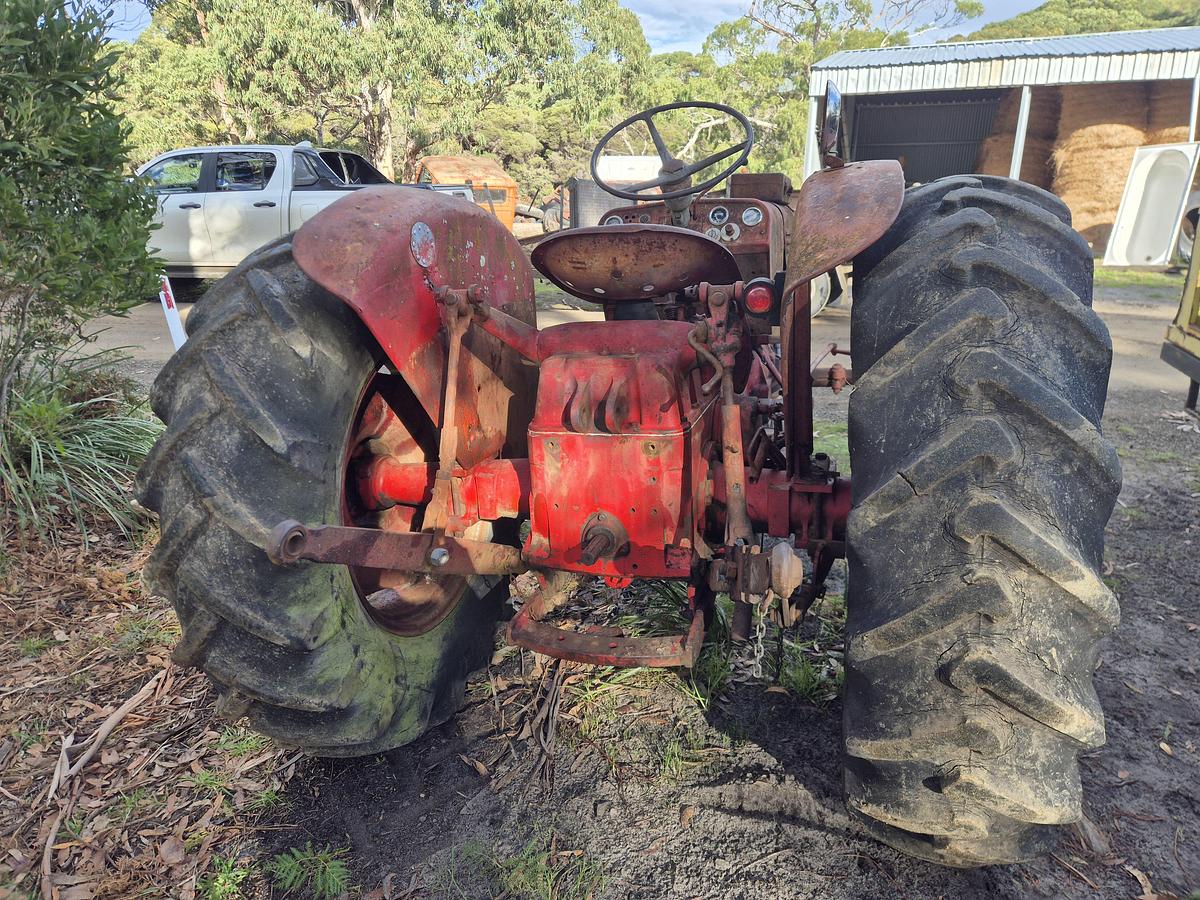 Used International  B250 Tractor