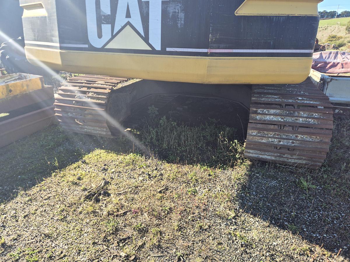 Used Caterpillar  325 Excavator