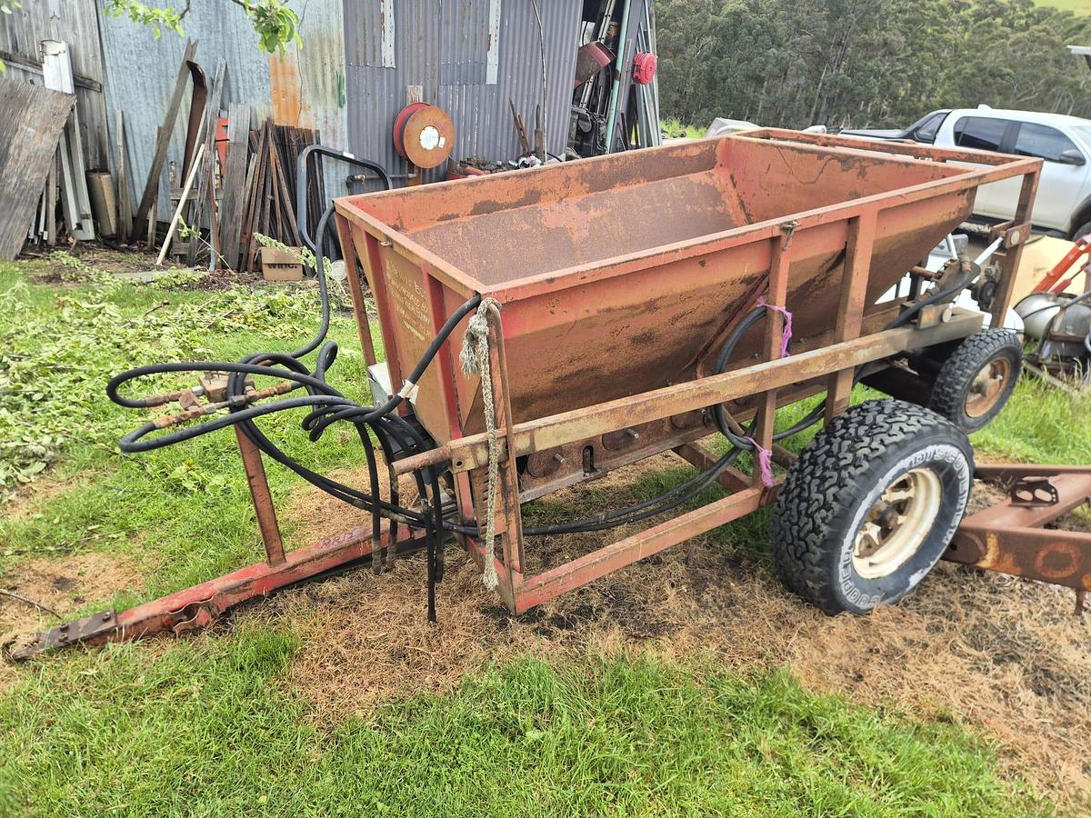 Used Seymour 1500 Belt Spreader