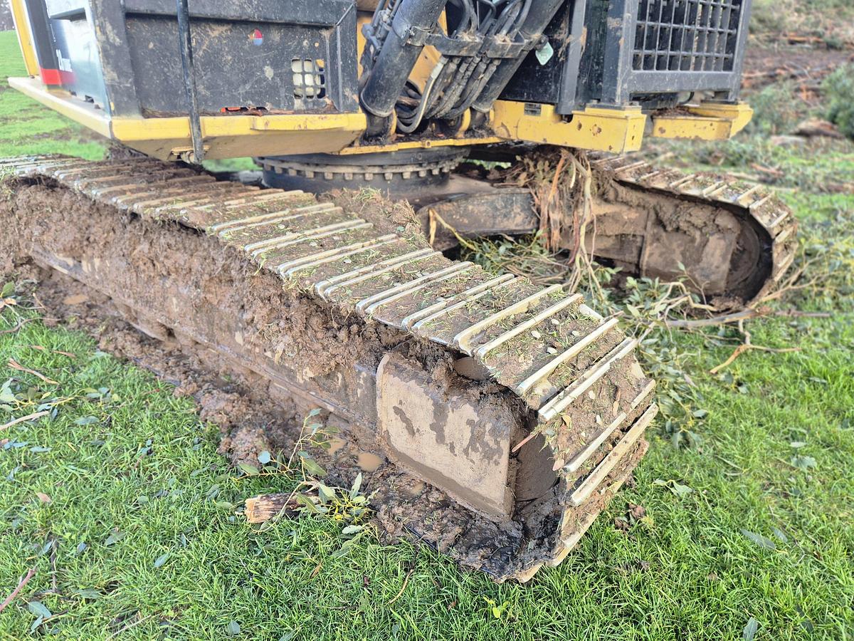 Used Caterpillar 324