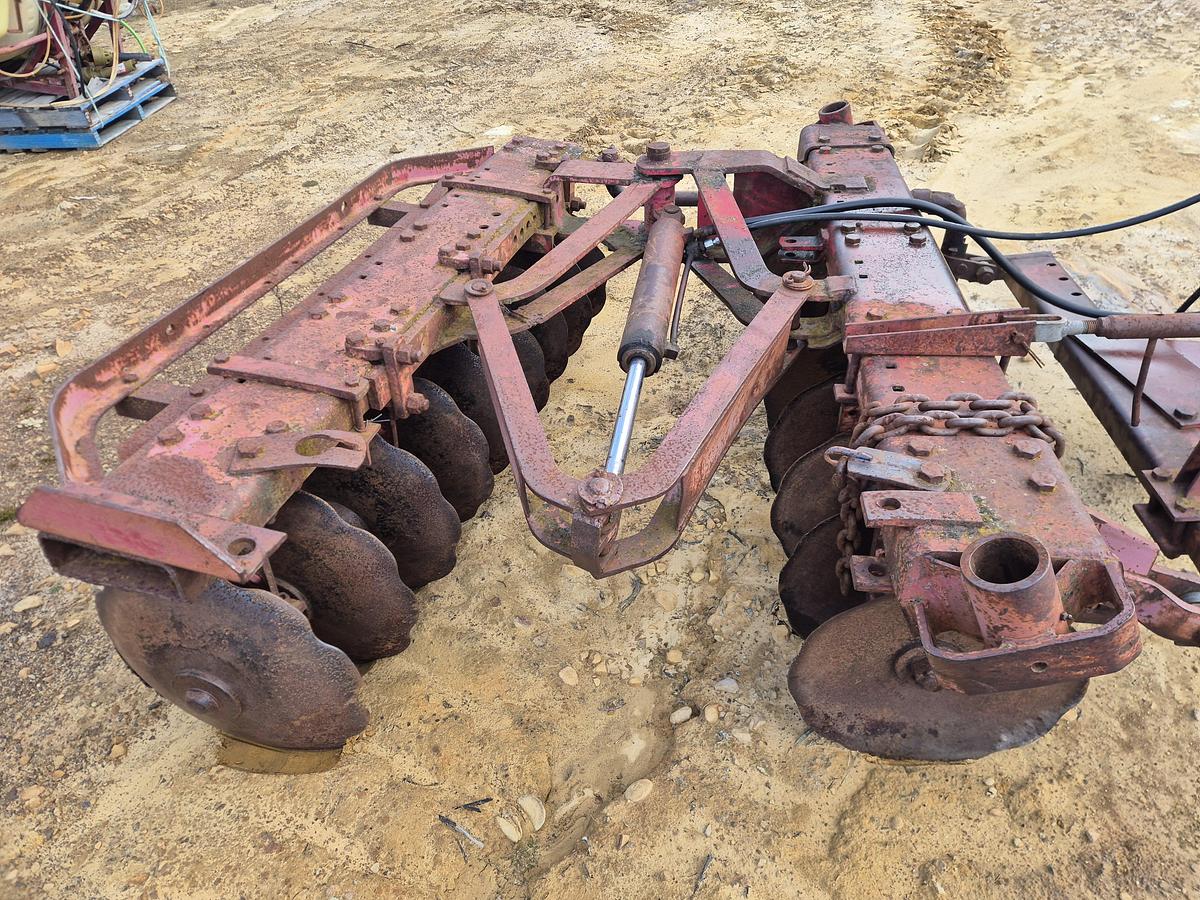 Used International  Una-Beam 18 Plate Offset Discs