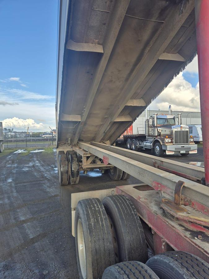Used 2010 Tefco Quad Dog Tipper Trailer