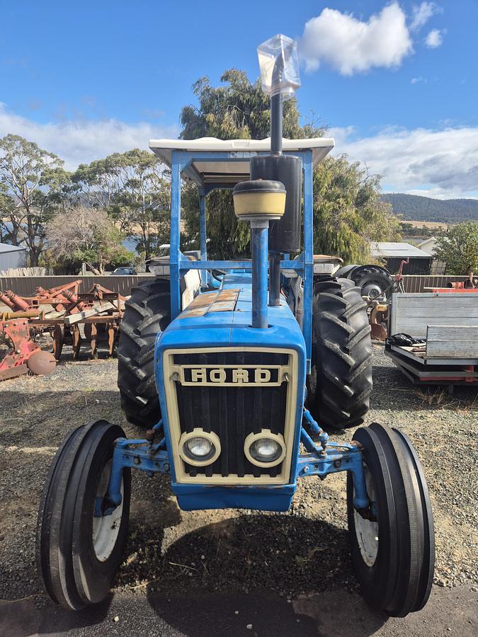Used 1982 Ford 4100 2wd Tractor