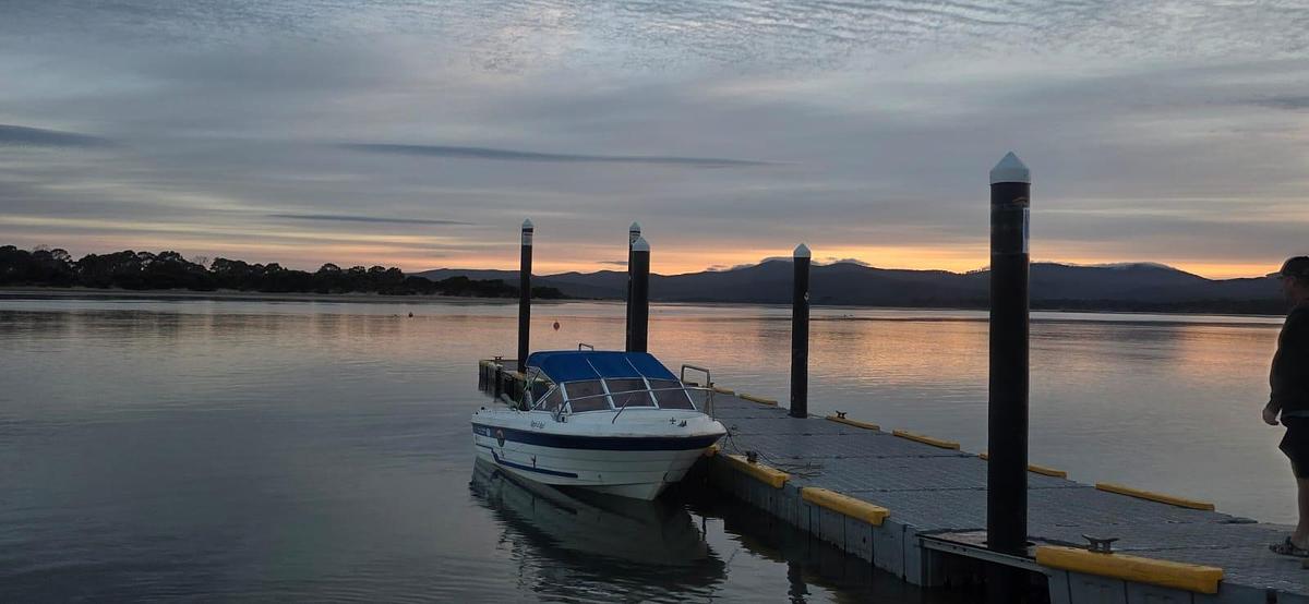 Used 1996 Kingfisher 70 HP Sportscraft 470r