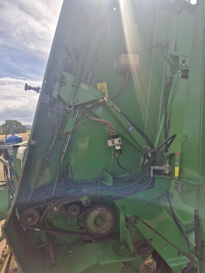 Used John Deere  592 Round Baler