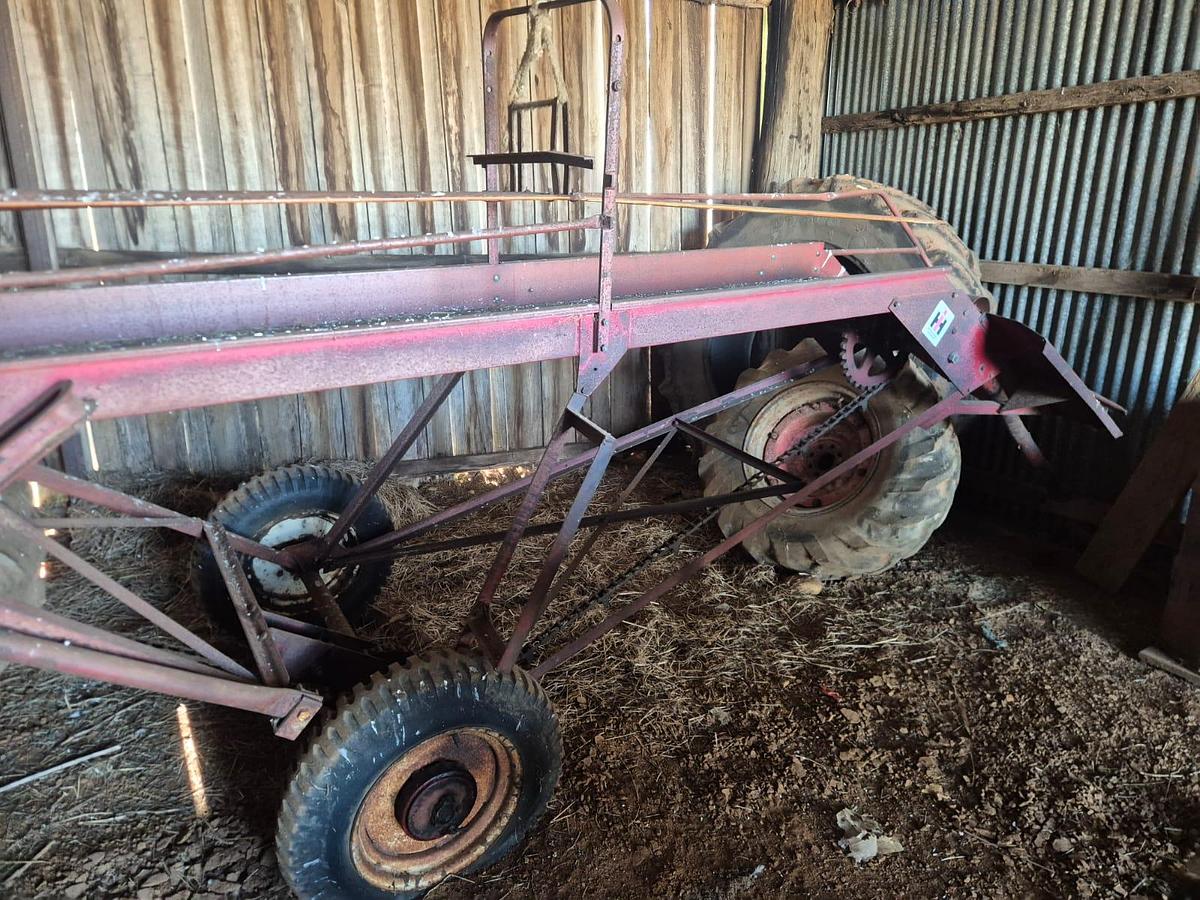 Used International Small Square Bale Loader