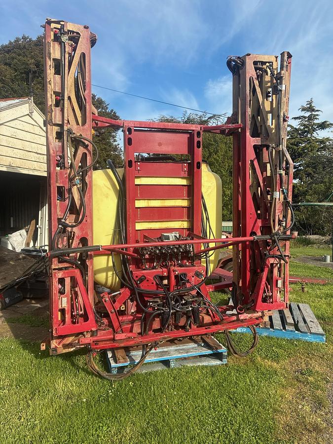 Used Hardi 1200L Boom Sprayer