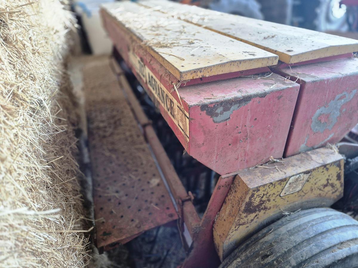 Used Duncan 3m Tyne Drill with trailer