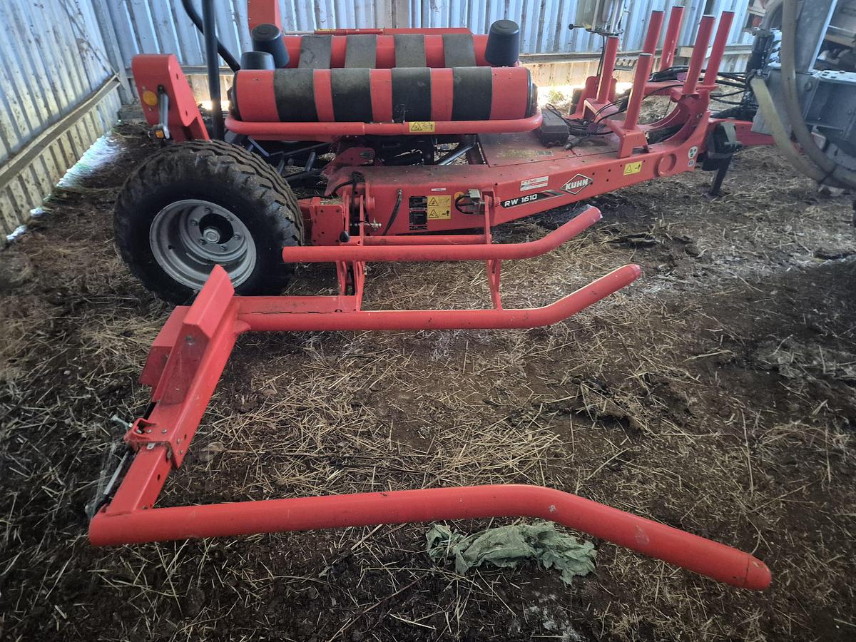 Used Kuhn RW1610 Silage Wrapper