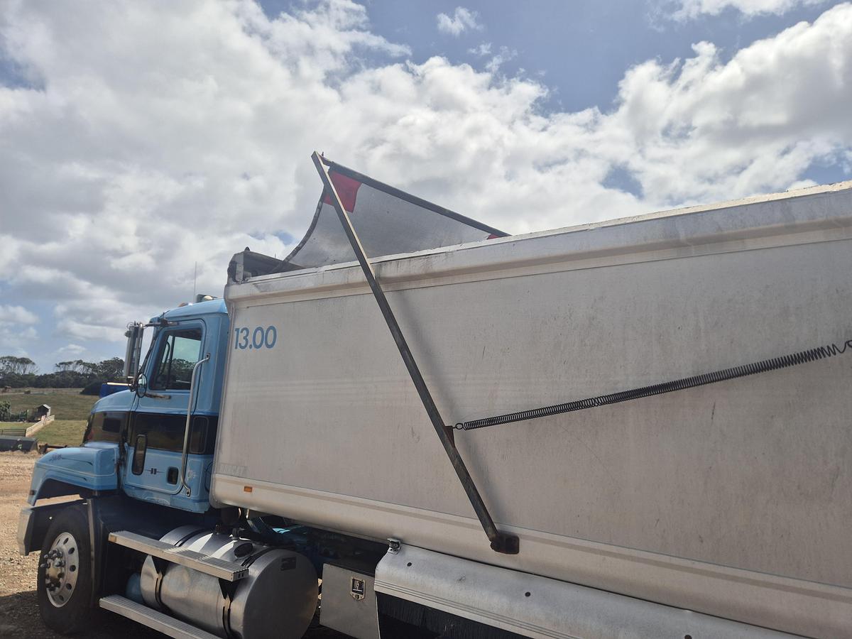 Used 1997 Mack CH 470HP Tipper