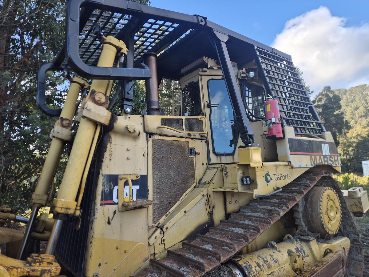 Used Caterpillar D8L