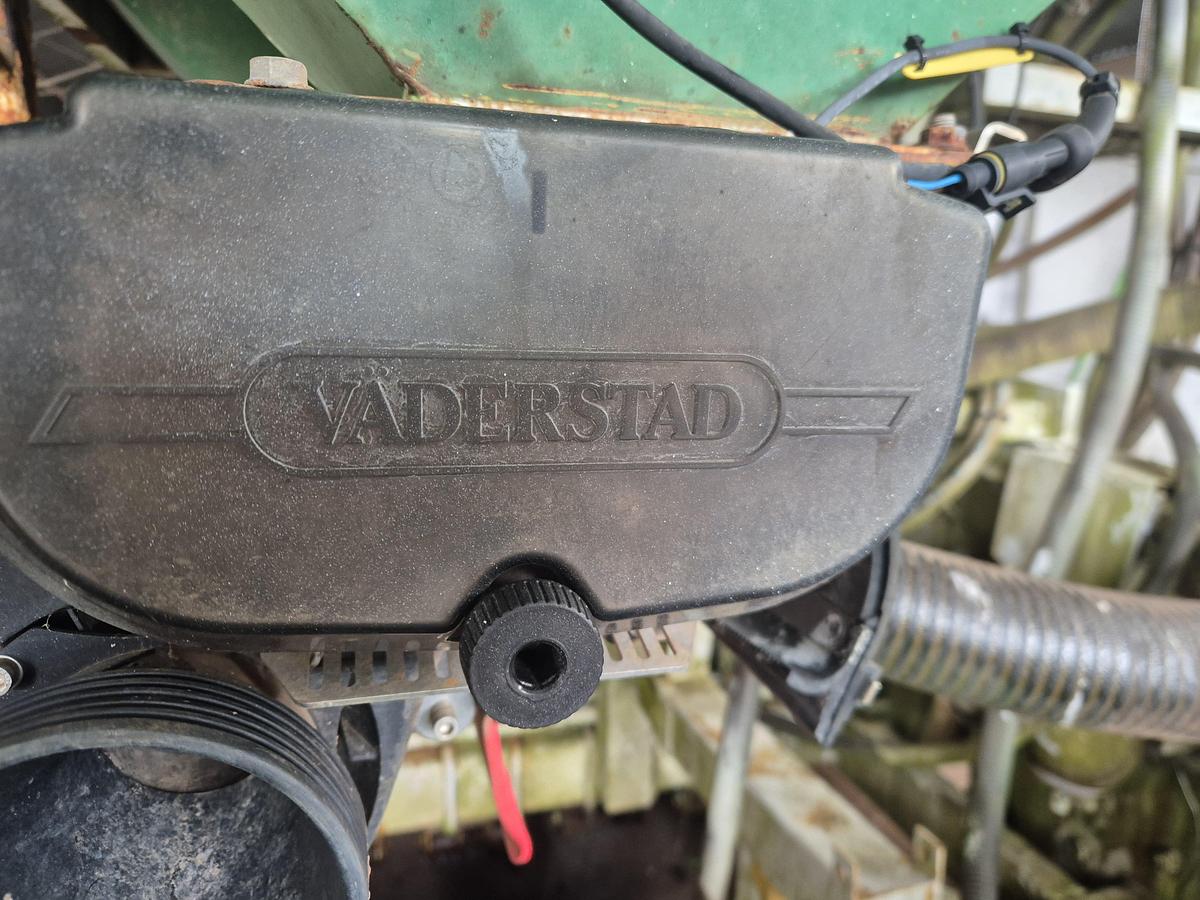 Used Cross Slot  Air Seeder