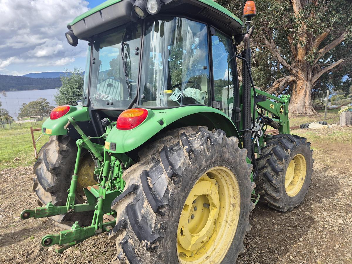 Used John Deere 5620