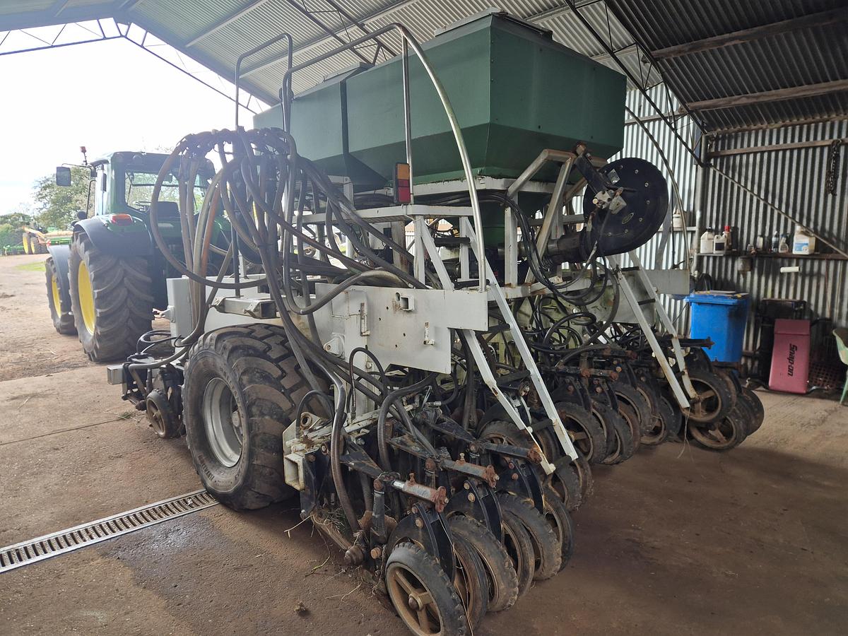 Used Cross Slot  Air Seeder