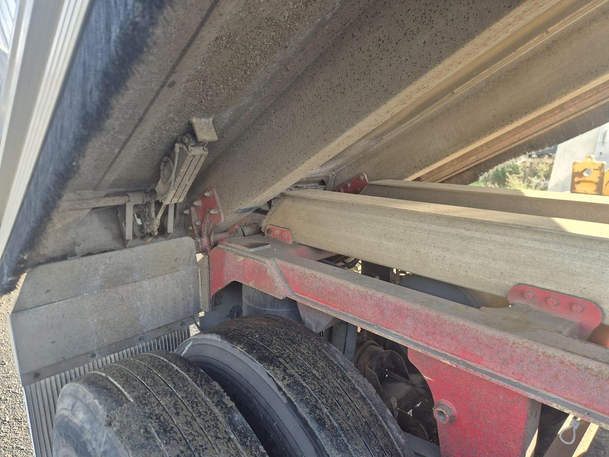Used 2014 Tefco Quad Dog Tipper Trailer