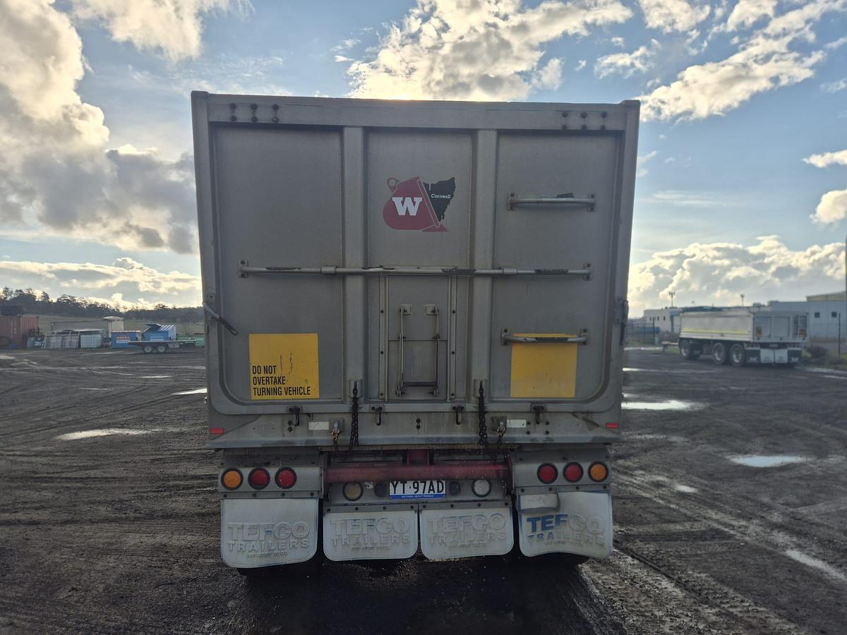 Used 2010 Tefco Quad Dog Tipper Trailer