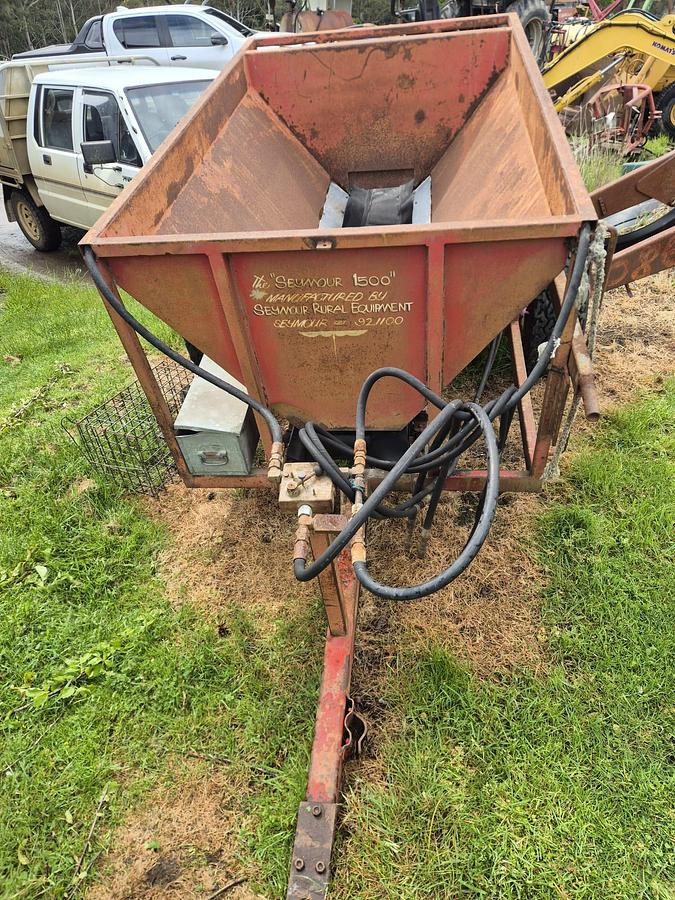 Used Seymour 1500 Belt Spreader